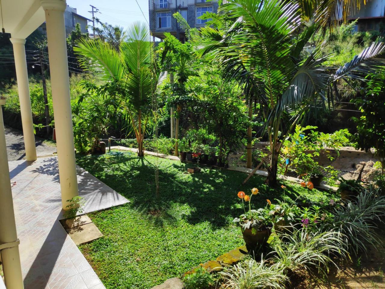 Kanda Holiday Bungalow Канди Экстерьер фото