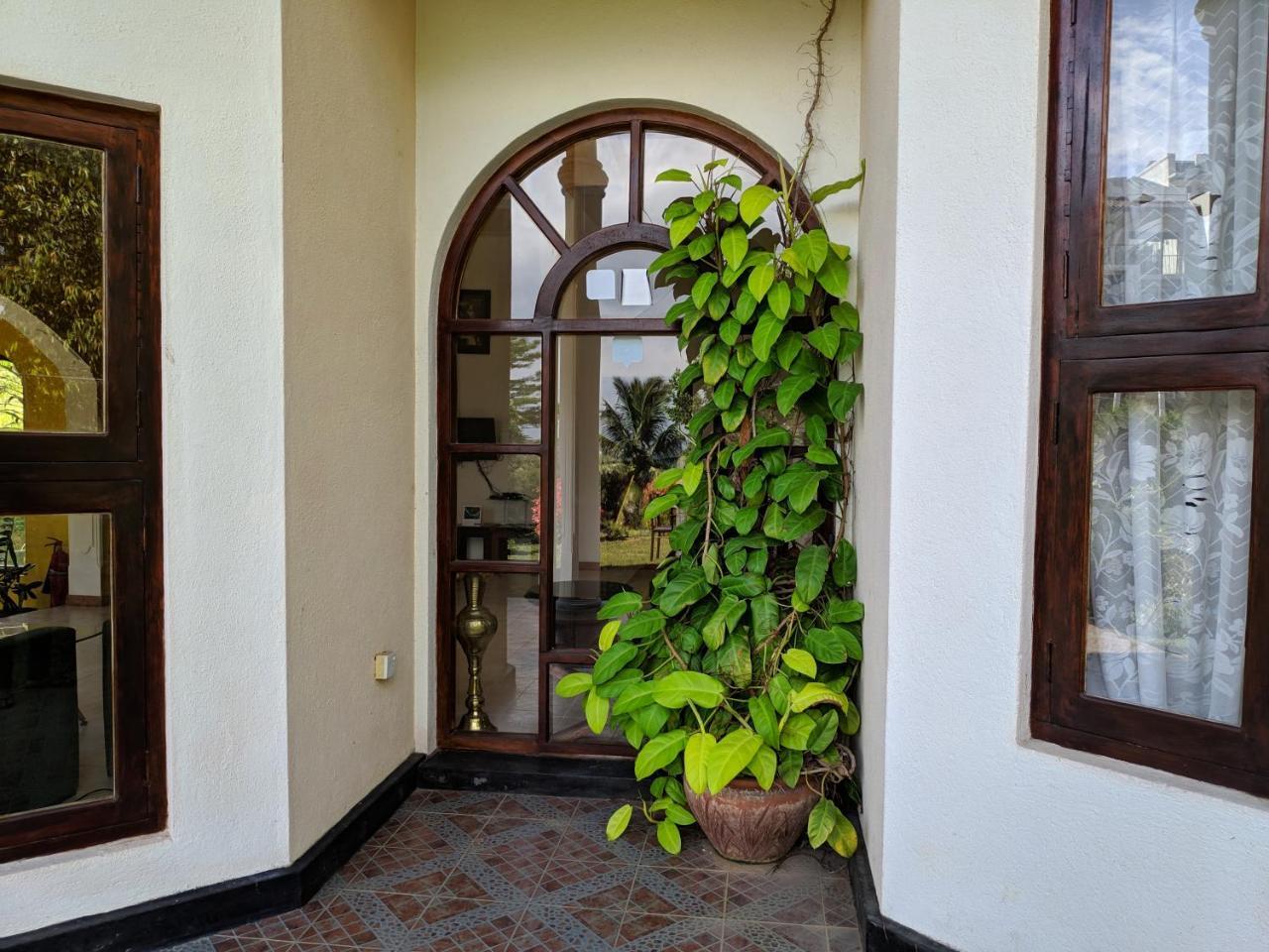 Kanda Holiday Bungalow Канди Экстерьер фото